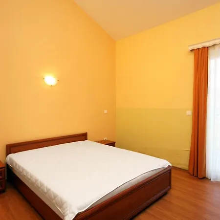 By The Sea - 3199 Apartment