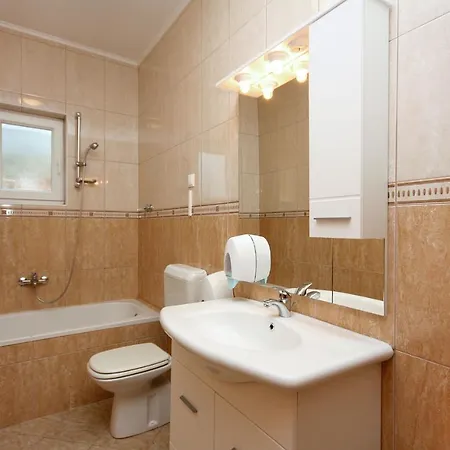 Apartment By The Sea - 3199 *