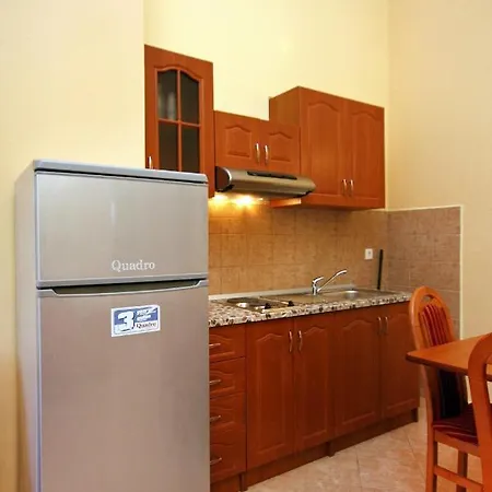 Apartment By The Sea - 3199 *