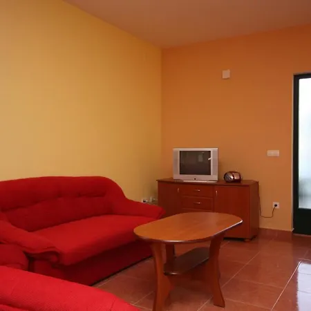 Apartment By The Sea - 3199 *