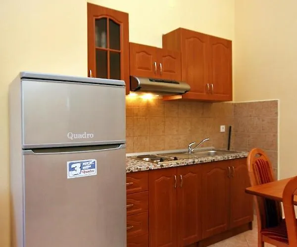 Apartment By The Sea - 3199 *