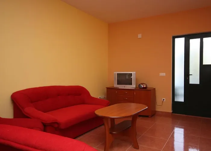 Apartment By The Sea - 3199 *