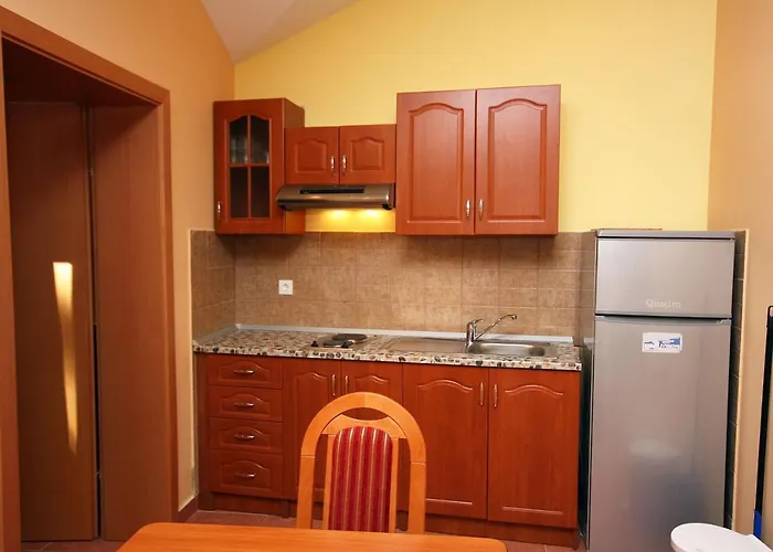 Apartment By The Sea - 3199