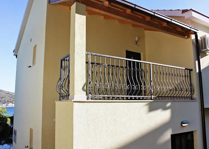 Apartamento By The Sea - 3199 Rogoznica (Sibenik-Knin)